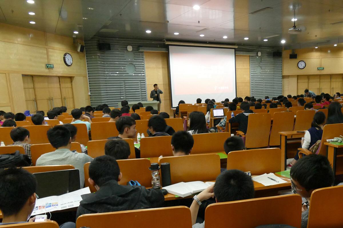 極客學(xué)院與北郵共建課程，邁出與高校合作的第一步