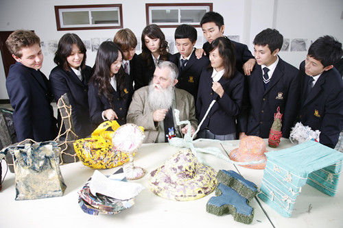 去年IPO的楓葉教育運(yùn)營(yíng)策略是什么？